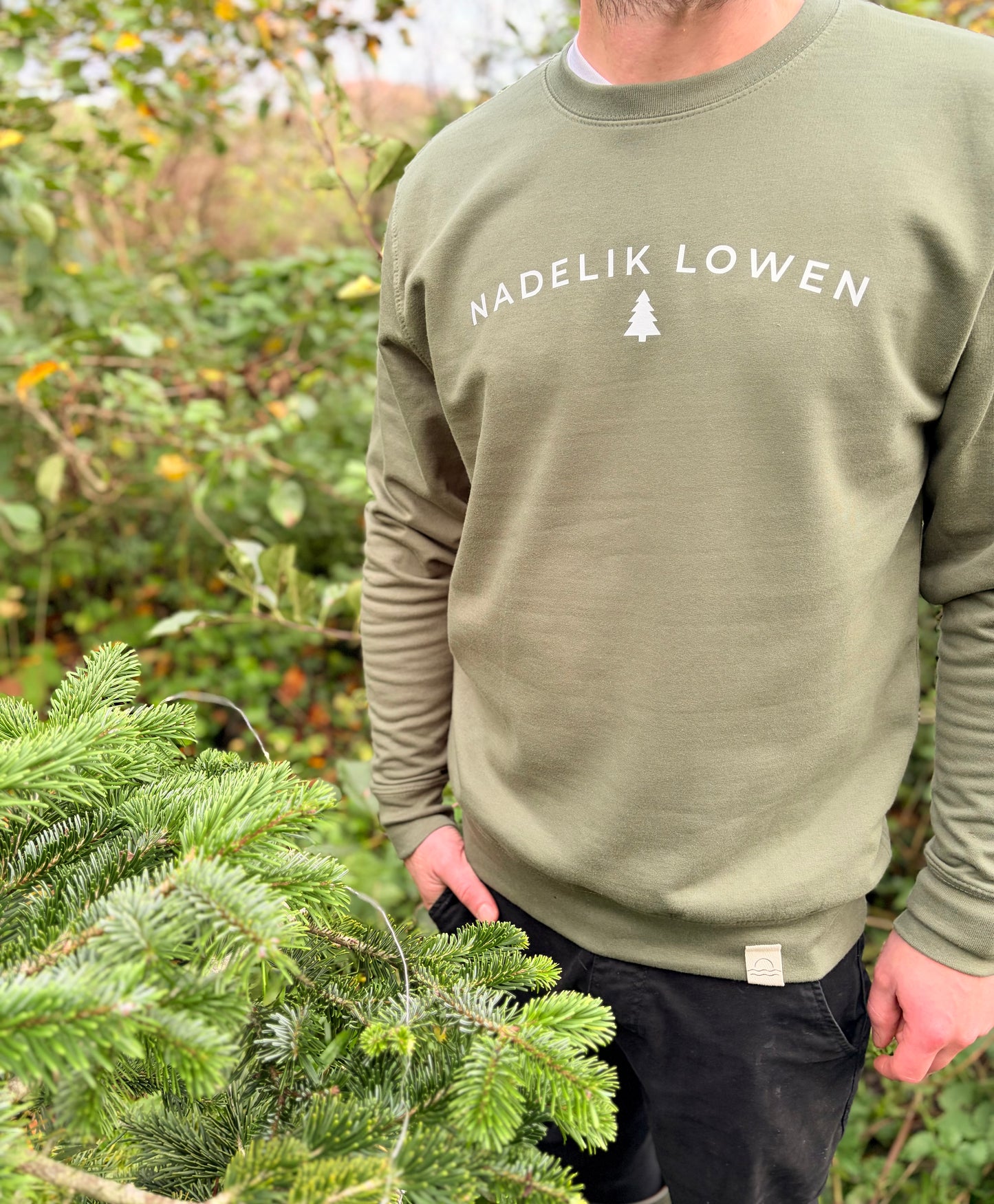 Olive Men’s Nadelik Lowen Christmas Jumper