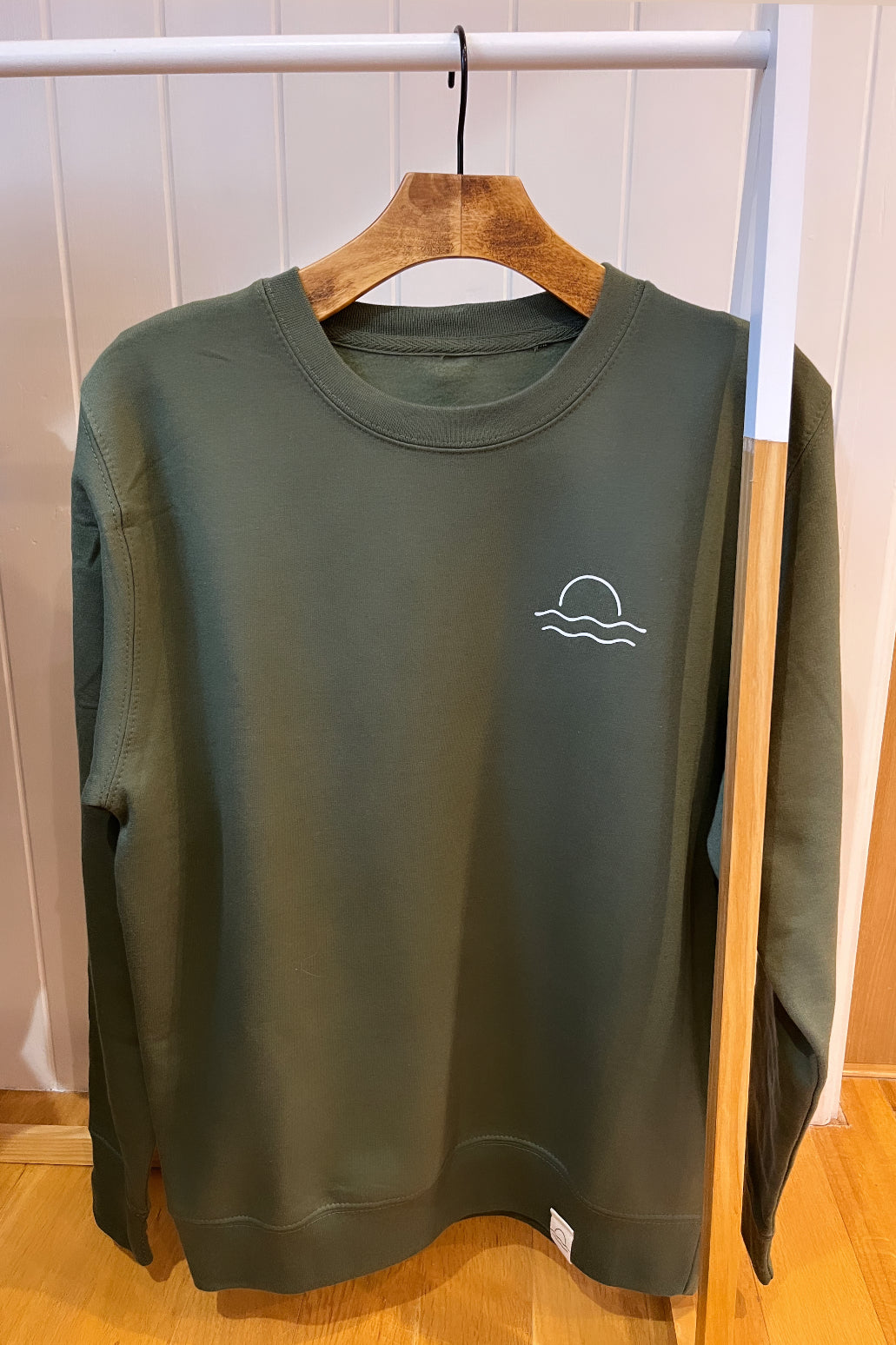 Mens olive sunset jumper Size Small