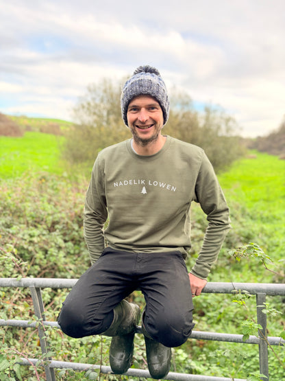 Olive Men’s Nadelik Lowen Christmas Jumper