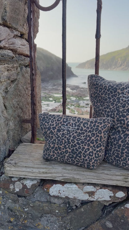 Leopard zippy bag